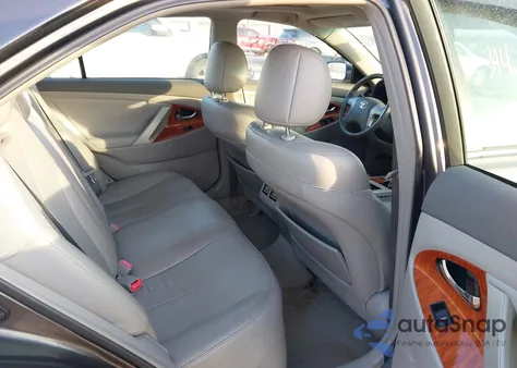 2010 Toyota Camry Xle V6 z USA, uszkodzony, nr VIN 4T1BK3EK3AU111209